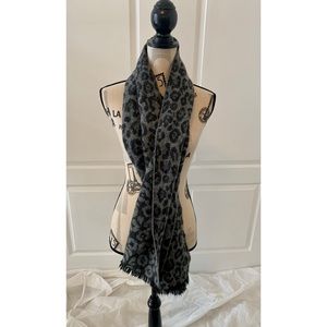 Black and grey scarf